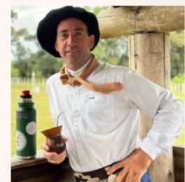 Amílcar Cruz Unanue Tomando Mate